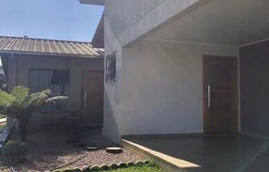 Imagem 2: Aluga-se - Fraiburgo. Churrasqueira, Varanda, Área de serviçoe2 Vagas...