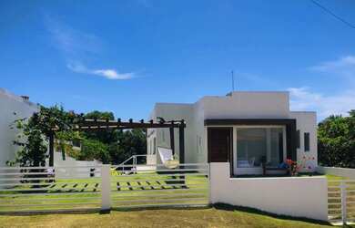 Imagem: A casa em condomínio possui 5 Dormitórios, 5 Banheiros, 3