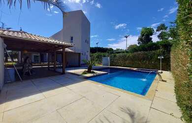 Imagem: A casa possui 4 Dormitórios, 5 Banheiros, 5 Vagas na garagem