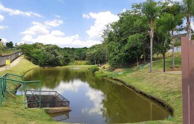 Imagem 4: Condomínio maravilhoso com lago mata com trilha e playground quadra poliesportiva...