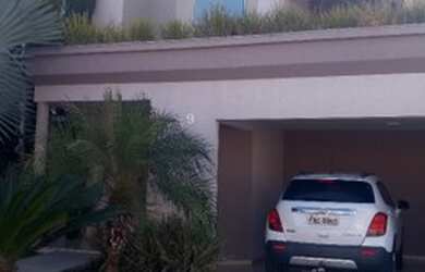 Imagem: A casa em condomínio possui 3 Dormitórios, 4 Banheiros, 4