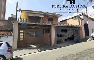 Imagem: A casa possui 2 Dormitórios, 3 Banheiros, 2 Vagas na garagem