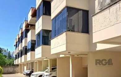 Imagem: A casa em condomínio possui 3 Dormitórios, 4 Banheiros, 2