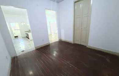 Imagem: A casa possui 2 Dormitórios, 1 Banheiro, 1 Vaga na garagem