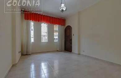 Imagem: A casa possui 2 Dormitórios, 1 Banheiro, 1 Vaga na garagem