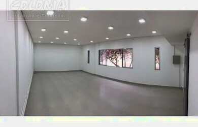 Imagem: A casa possui 3 Dormitórios, 1 Banheiro, 3 Vagas na garagem