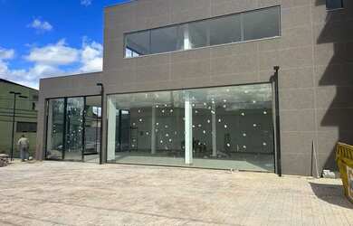 Imagem: A casa possui 1 Dormitório, 2 Banheiros, 200m² de Área e