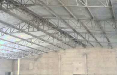 Imagem: O depósito possui 5 Vagas na garagem e 1200m² de Área e está