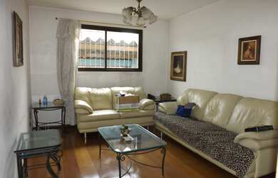 Imagem: A casa possui 3 Dormitórios, 3 Banheiros, 2 Vagas na garagem