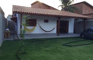 Imagem: A casa possui 2 Dormitórios, 3 Banheiros, 3 Vagas na garagem