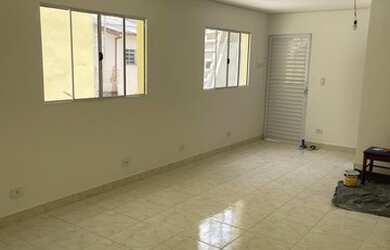 Imagem: A casa possui 2 Dormitórios, 2 Banheiros, 1 Vaga na garagem