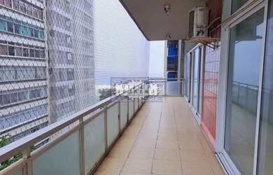 Imagem: O apartamento possui 4 Dormitórios, 3 Banheiros, 2 Vagas na