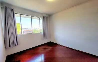 Imagem: O apartamento possui 1 Dormitório, 1 Banheiro, 1 Vaga na garagem