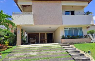 Imagem: A casa em condomínio possui 1 Dormitório, 5 Banheiros, 4 Vagas