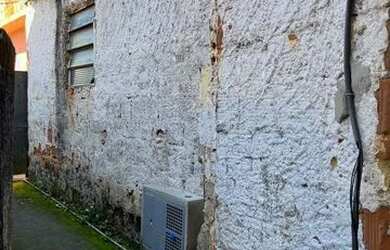 Imagem 2: Terreno com estrutura de casa