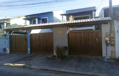 Imagem: A casa possui 2 Dormitórios, 2 Banheiros, 1 Vaga na garagem