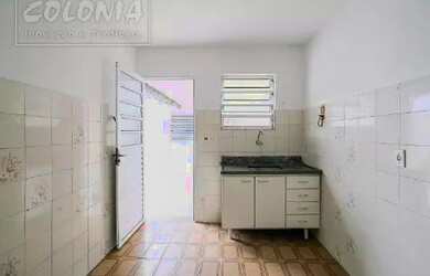 Imagem: A casa possui 2 Dormitórios, 1 Banheiro, 1 Vaga na garagem