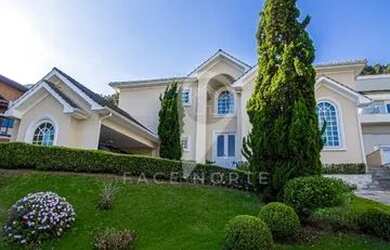 Imagem: A casa em condomínio possui 5 Dormitórios, 5 Banheiros, 5