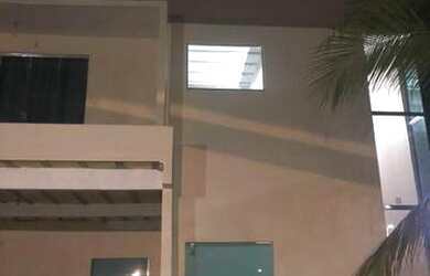 Imagem: A casa possui 3 Dormitórios, 2 Banheiros, 2 Vagas na garagem