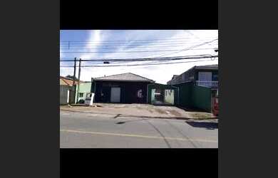 Imagem: A casa possui 5 Dormitórios, 3 Banheiros, 4 Vagas na garagem