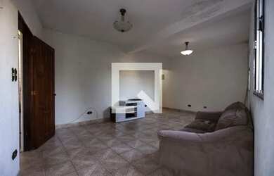 Imagem: A casa possui 2 Dormitórios, 1 Banheiro, 1 Vaga na garagem