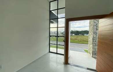 Imagem: A casa em condomínio possui 3 Dormitórios, 3 Banheiros, 1