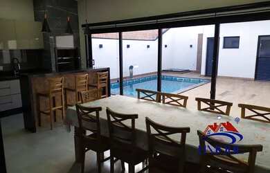 Imagem: A casa em condomínio possui 3 Dormitórios, 3 Banheiros, 4