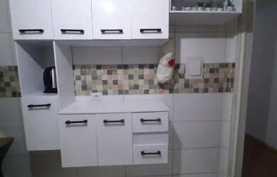 Imagem: O apartamento possui 3 Dormitórios, 1 Banheiro, 1 Vaga na garagem