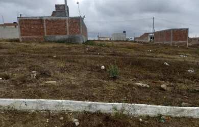 Imagem: O terreno possui 200m² de Área e está localizado em Surubim