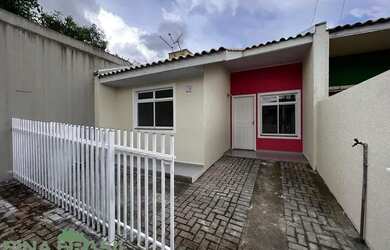 Imagem: A casa possui 2 Dormitórios, 1 Banheiro, 1 Vaga na garagem