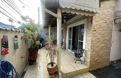 Imagem: A casa em condomínio possui 5 Dormitórios, 3 Banheiros, 3