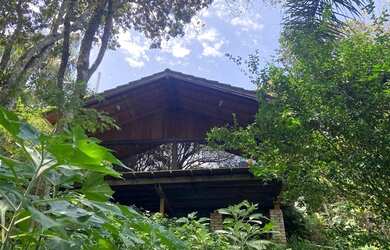 Imagem: A casa possui 2 Dormitórios, 1 Banheiro, 1.056m² de Área