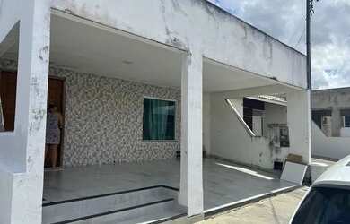 Imagem: A casa em condomínio e possui 3 Dormitórios, Suítes, 3 Banheiros