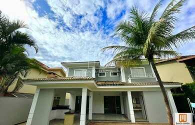 Imagem: A casa em condomínio possui 4 Dormitórios, 5 Banheiros, 4