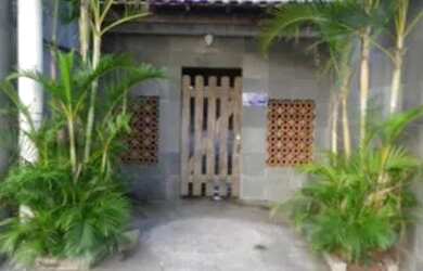 Imagem: A casa possui 1 Dormitório, 1 Banheiro e está localizado