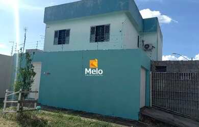 Imagem: A casa possui 2 Dormitórios, 1 Banheiro, 1 Vaga na garagem