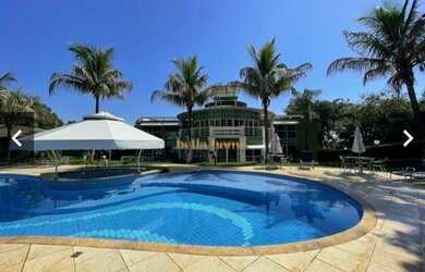 Imagem: A casa em condomínio possui 4 Dormitórios, 5 Banheiros, 3