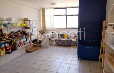 Imagem: O depósito possui 1 Vaga na garagem e 23m² de Área e está