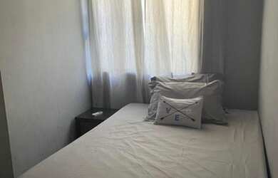 Imagem: A casa possui 1 Dormitório, 1 Vaga na garagem e Imóvel mobiliado