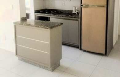 Imagem: O apartamento possui 2 Dormitórios, 1 Banheiro, 1 Vaga na garagem