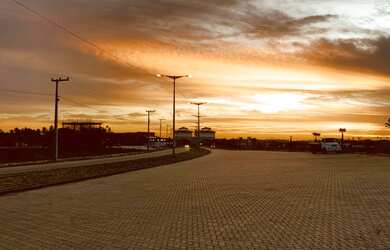 Imagem: O terreno possui 180m² de Área, Imóvel novo e está localizado