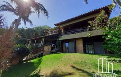 Imagem: A casa possui 5 Dormitórios, 5 Banheiros, 5 Vagas na garagem