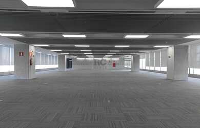 Imagem: O depósito possui 913m² de Área e está localizado em Santo