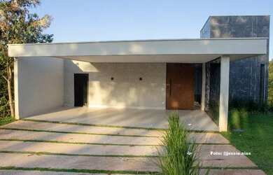 Imagem: A casa em condomínio possui 4 Dormitórios, 5 Banheiros, 5