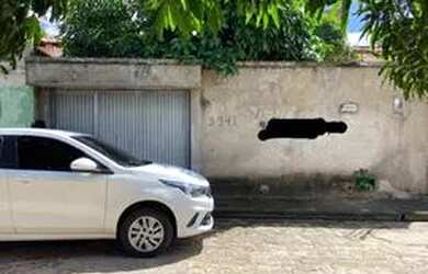 Imagem: A casa possui 2 Dormitórios, 2 Banheiros, 1 Vaga na garagem