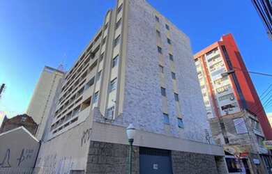 Imagem: O apartamento possui 4 Dormitórios, 1 Banheiro, 1 Vaga na garagem