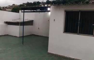 Imagem: A casa possui 2 Dormitórios, 1 Banheiro, 1 Vaga na garagem