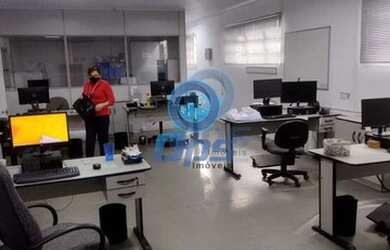 Imagem: O depósito possui 2.200m² de Área e está localizado em