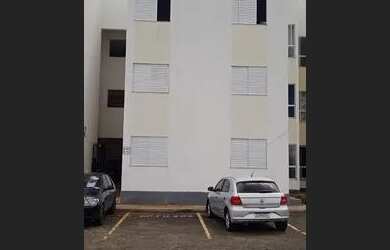 Imagem: O apartamento possui 2 Dormitórios, 1 Banheiro e 1 Vaga na