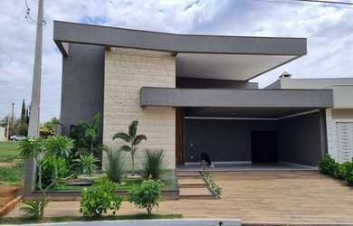 Imagem: A casa em condomínio possui 4 Dormitórios, 5 Banheiros, 4